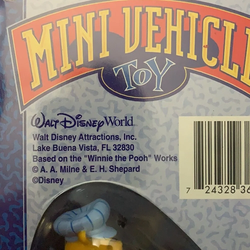 Walt Disney World Collectable toy, Pooh Bear